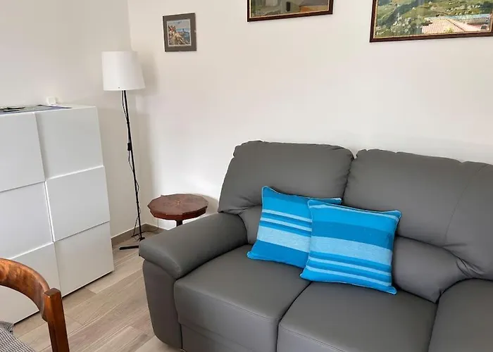 Casa Albatros Tra E Monti * Mandello del Lario